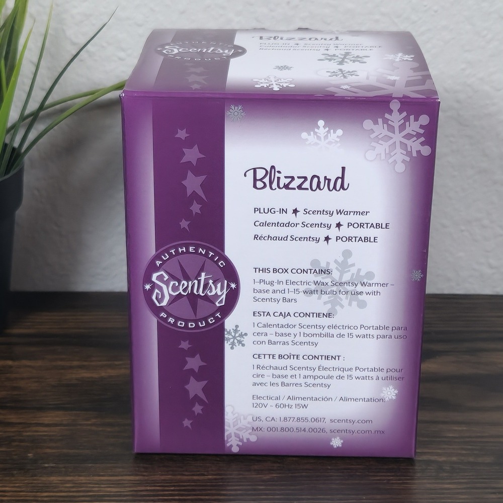 Scentsy Retired Blizzard White Snowflake Ceramic Plug‎ In Night Light Warmer